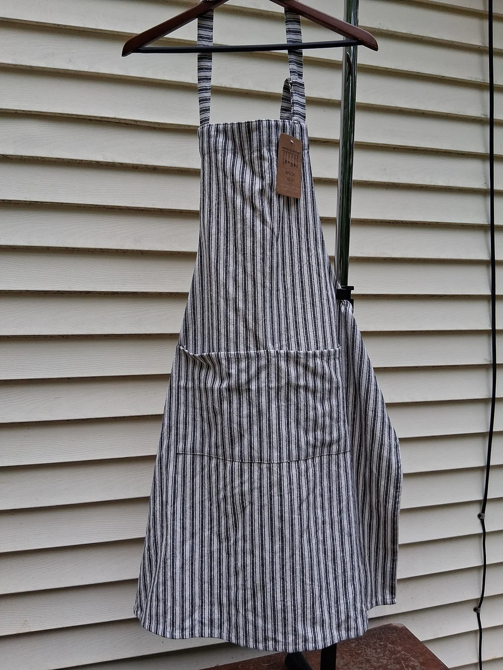 Working Kitchen Striped Black and White Apron with Front Pockets 100% Cotton NWT